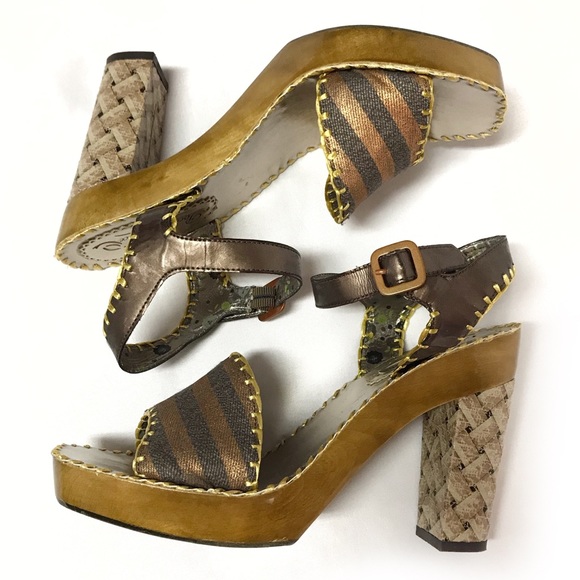 Poetic License Invincible Summer Wooden Sandals - Picture 1 of 6